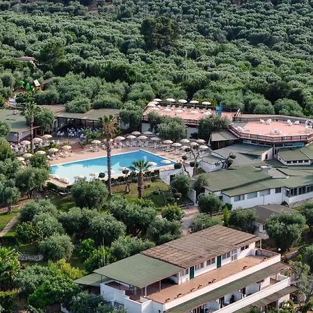 Parque de vacaciones Villaggio Uliveto - Family Experience Rodi Garganico