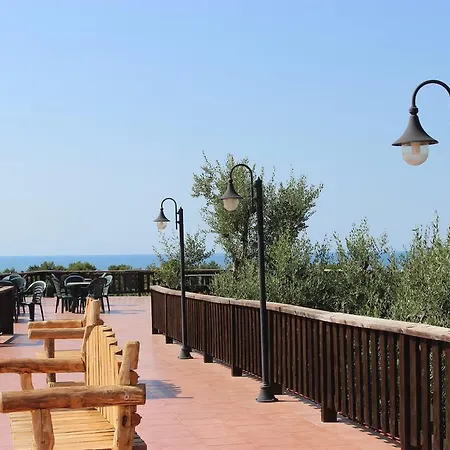 Parco vacanze Villaggio Uliveto *